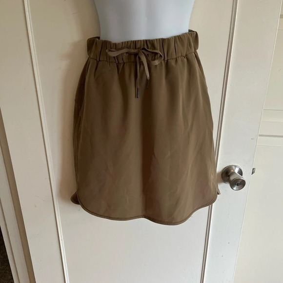 Lululemon On The  Fly Skirt
*Woven
Frontier, tan color casual, athleisure, sz 6 - Picture 6 of 16